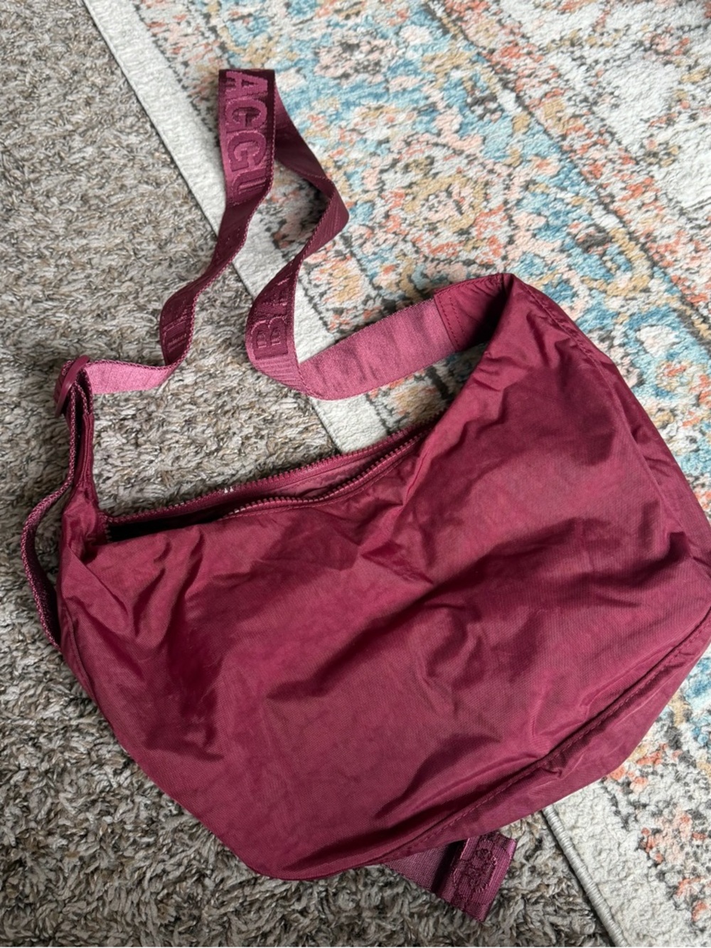Baggu Oxblood Medium Crescent - like new